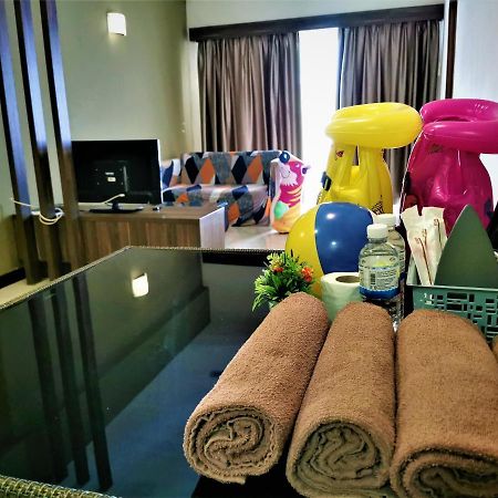 B - Lagoon Water Themepark Suite Melaka Town Екстериор снимка