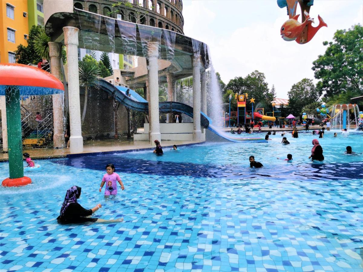 B - Lagoon Water Themepark Suite Melaka Town Екстериор снимка