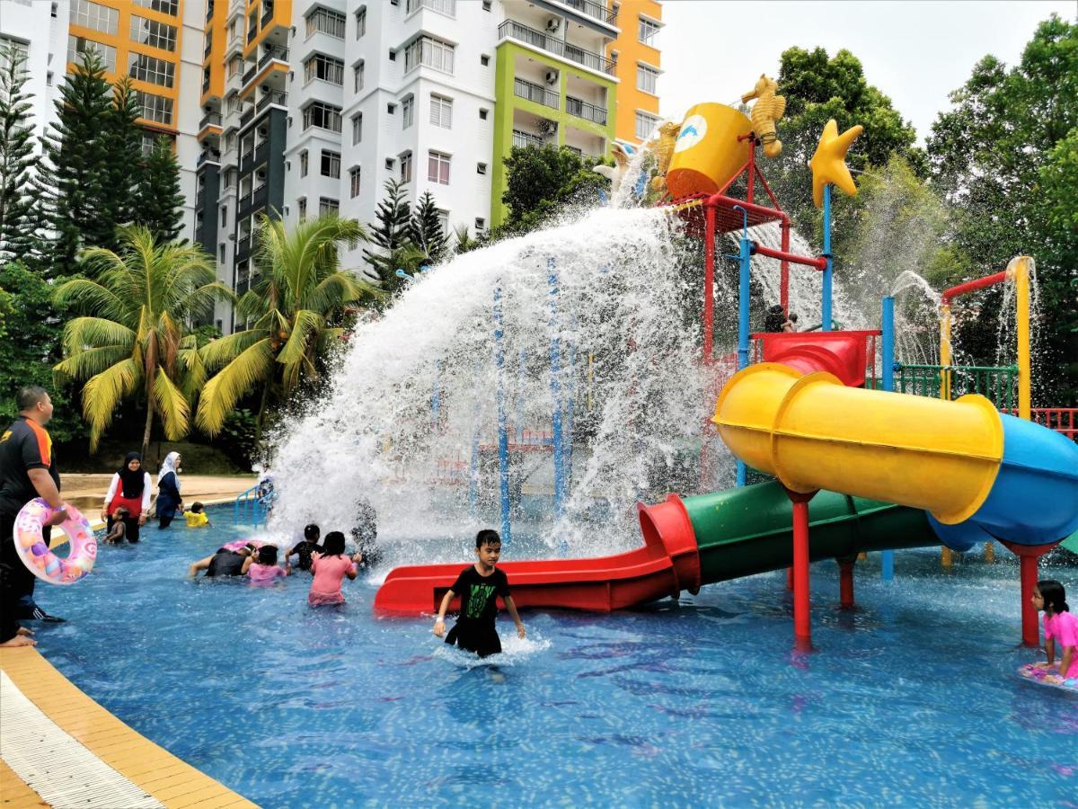B - Lagoon Water Themepark Suite Melaka Town Екстериор снимка