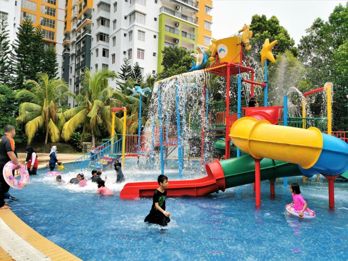 B - Lagoon Water Themepark Suite Melaka Town Екстериор снимка
