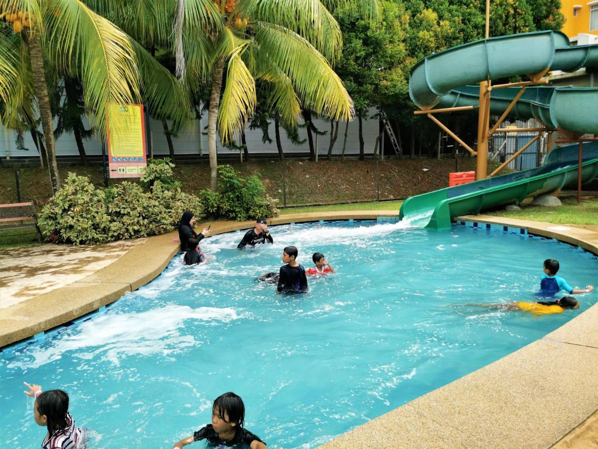B - Lagoon Water Themepark Suite Melaka Town Екстериор снимка