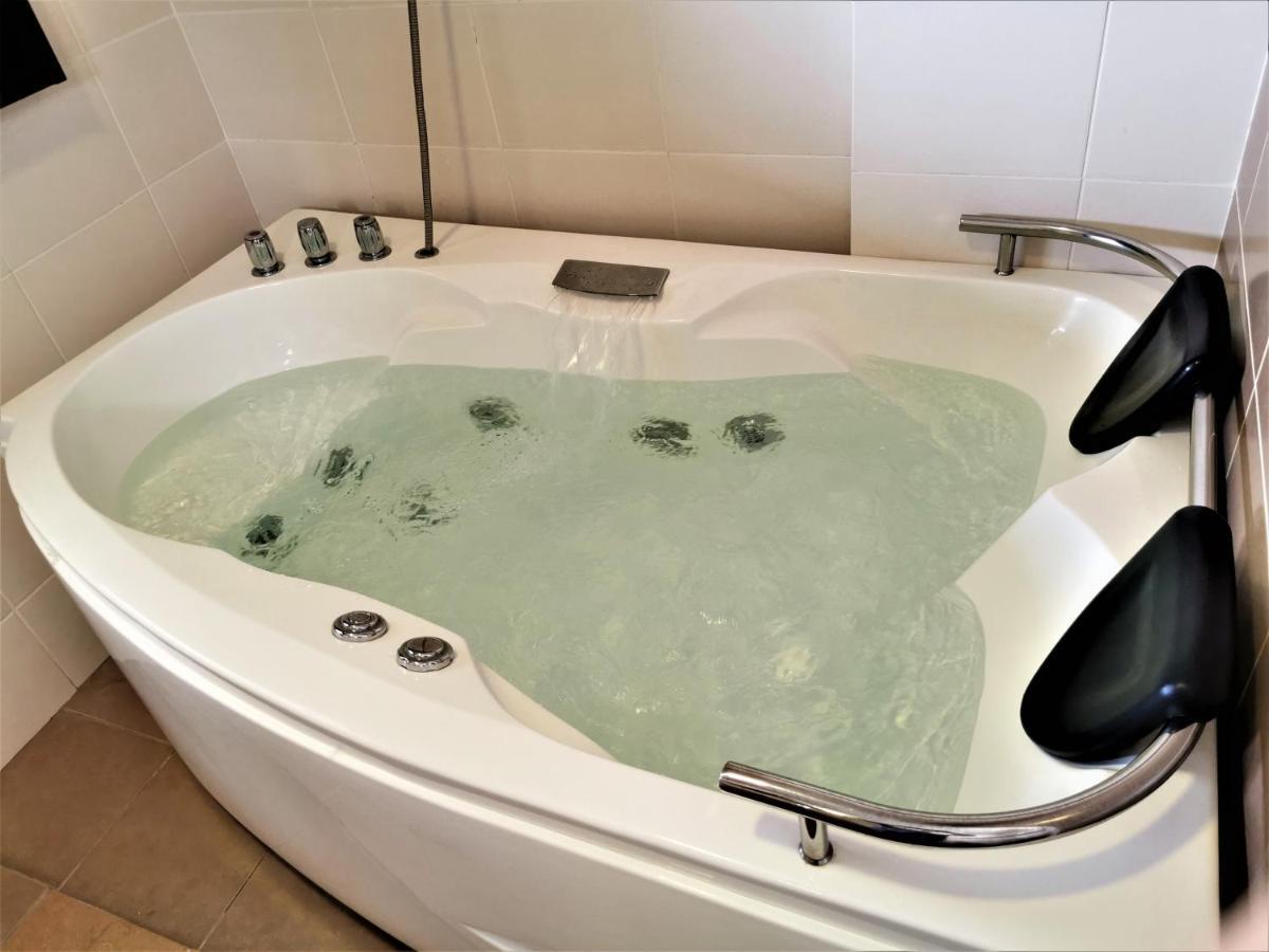 B - Lagoon Water Themepark Suite Melaka Town Екстериор снимка