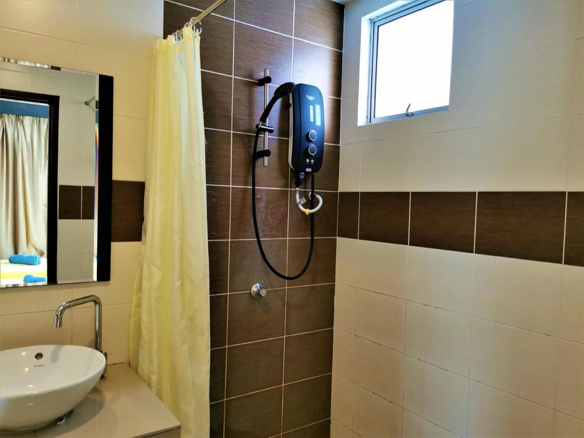 B - Lagoon Water Themepark Suite Melaka Town Екстериор снимка