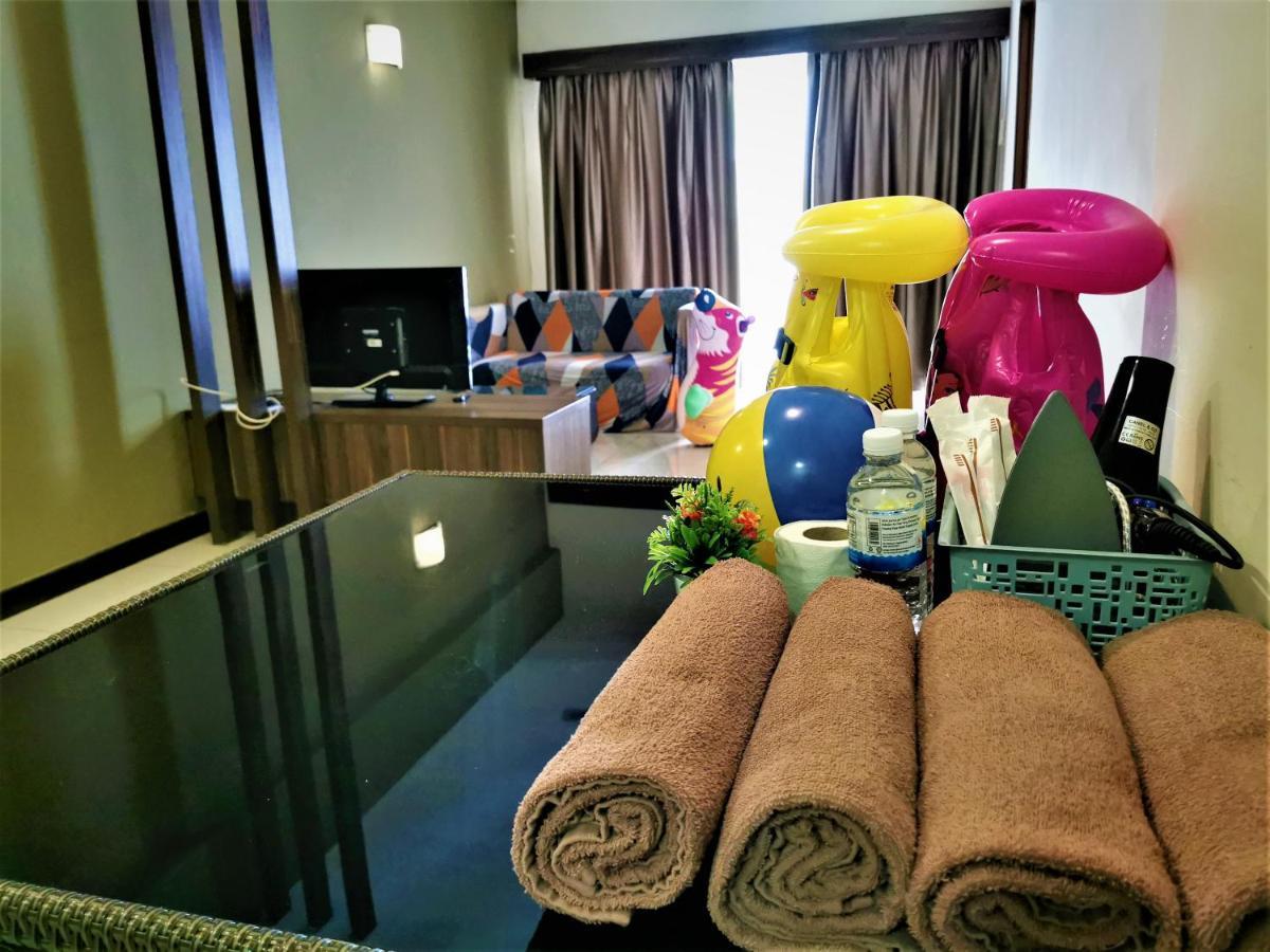 B - Lagoon Water Themepark Suite Melaka Town Екстериор снимка