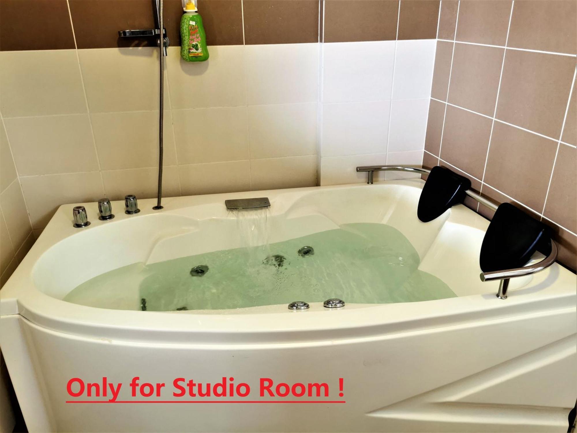 B - Lagoon Water Themepark Suite Melaka Town Екстериор снимка